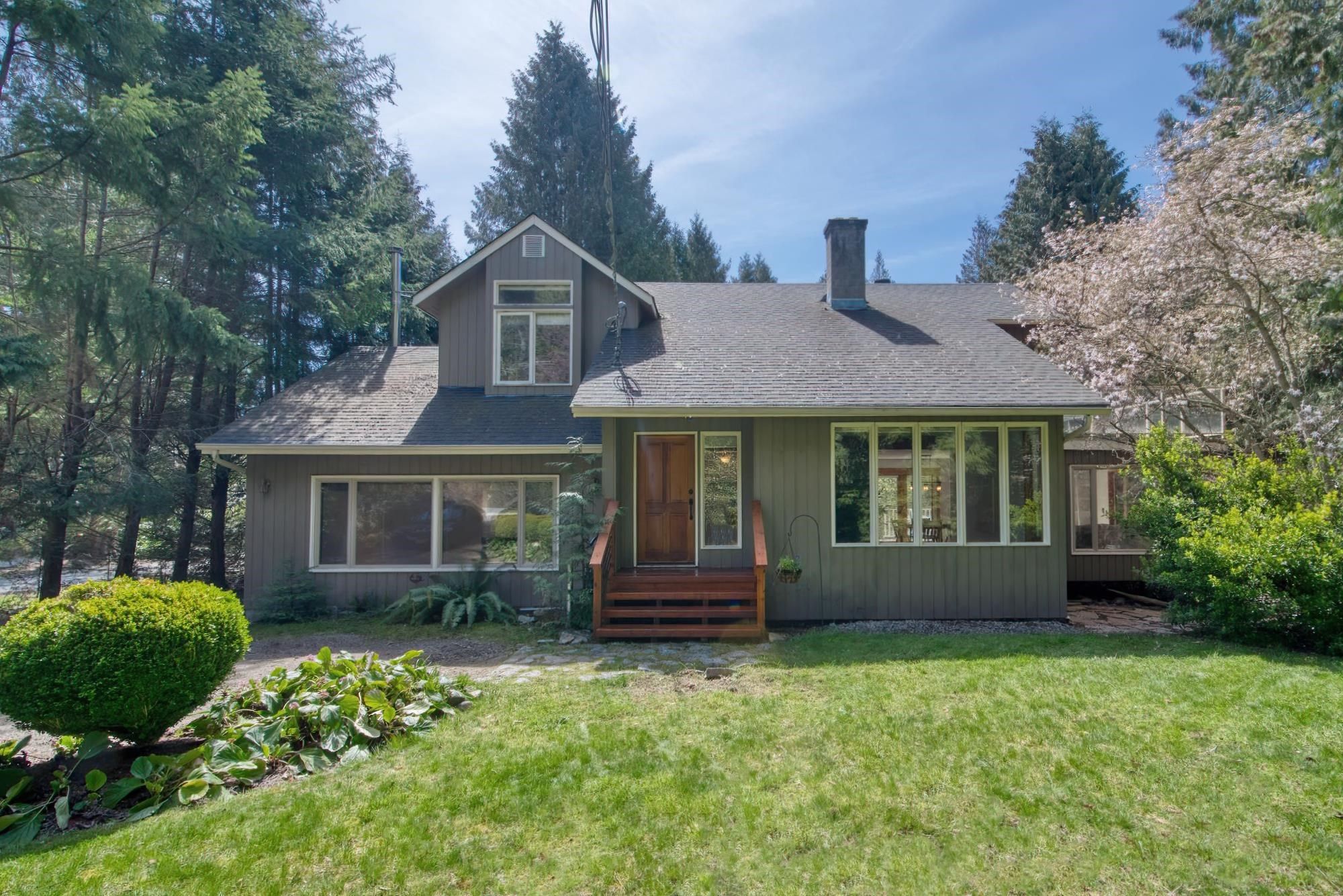 Main Photo: 7309 REDROOFFS Road in Sechelt: Sechelt District House for sale (Sunshine Coast)  : MLS®# R2772375