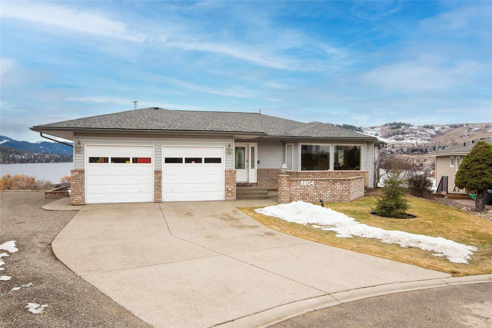 Main Photo: 8804 Mariposa Place, in Coldstream: House for sale : MLS®# 10269181