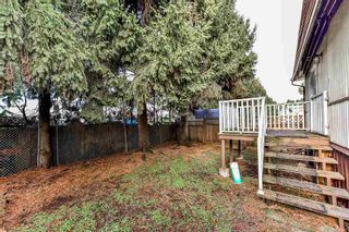 Photo 2: 275 201 CAYER Street in Coquitlam: Maillardville Manufactured Home for sale in "WILDWOOD PARK" : MLS®# R2333197