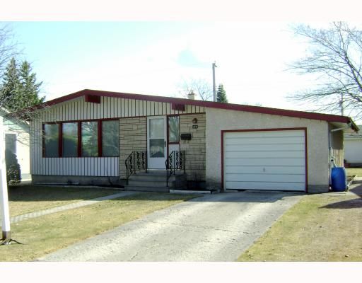 Main Photo: 414 TEMPLETON Avenue in WINNIPEG: West Kildonan / Garden City Residential for sale (North West Winnipeg)  : MLS®# 2906332