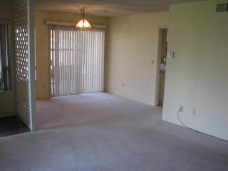 Photo 5: CLAIREMONT Townhouse for sale : 2 bedrooms : 4020 Mount Acadia Boulevard in San Diego