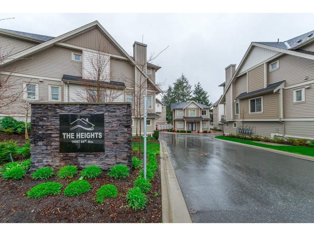 Main Photo: 10 19097 64 Avenue in Surrey: Cloverdale BC Townhouse for sale in "The Heights" (Cloverdale)  : MLS®# R2257174