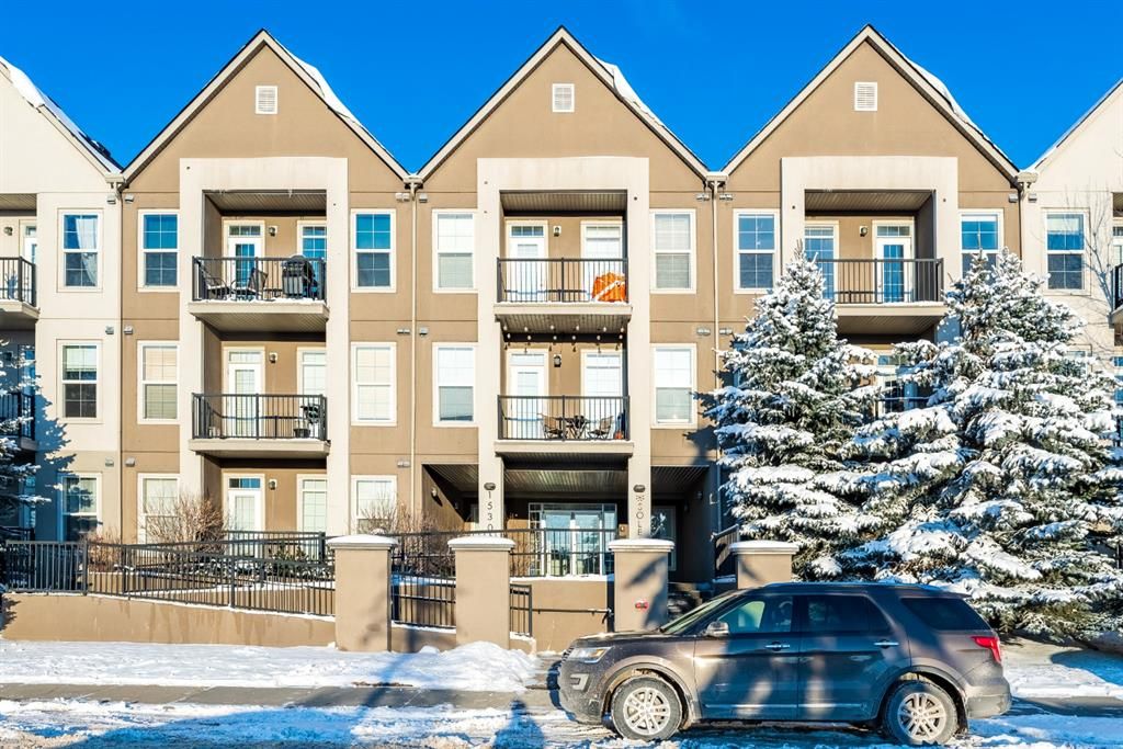 Main Photo: 321 15304 Bannister Road SE in Calgary: Midnapore Apartment for sale : MLS®# A1187096