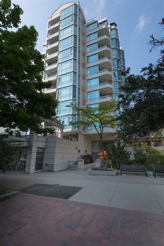 Photo 3: 904 140 E 14TH STREET in North Vancouver: Central Lonsdale Condo for sale : MLS®# R2270647