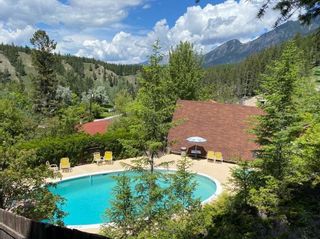 Photo 1: 22 units Motel with SWIMMING POOL, Southern BC: Business with Property for sale