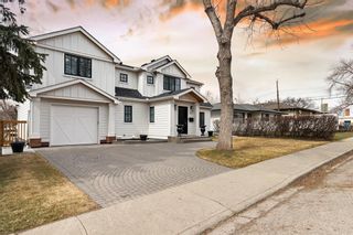 Photo 2: 117 Cumberland Drive NW in Calgary: Cambrian Heights Detached for sale : MLS®# A2037126