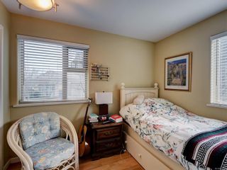 Photo 13: 10 33 Songhees Rd in Victoria: VW Songhees Row/Townhouse for sale (Victoria West)  : MLS®# 923762