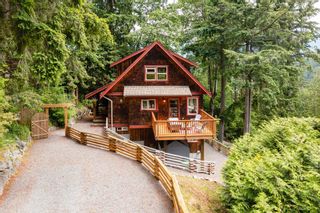 Photo 2: 967 CAPTAIN CATES Walk: Bowen Island House for sale in "Cates Hill" : MLS®# R2700573