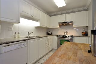 Photo 8: 104 1378 GEORGE Street: White Rock Condo for sale in "FRANKLIN PLACE" (South Surrey White Rock)  : MLS®# R2371327