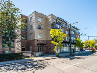 Photo 17: 401 2408 E BROADWAY in Vancouver: Renfrew VE Condo for sale in "BROADWAY CROSSING" (Vancouver East)  : MLS®# R2102626