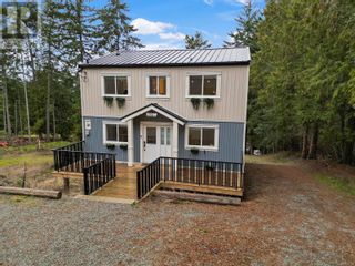 Photo 3: 2601 Gunwhale Rd in Pender Island: House for sale : MLS®# 954787