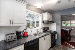 Photo 11: 986 Annie St in Saanich: SE Quadra Half Duplex for sale (Saanich East)  : MLS®# 862039