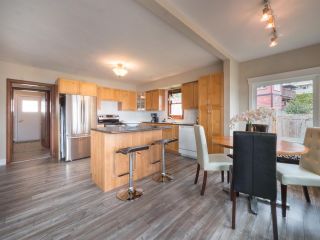 Photo 4: 588 N FLETCHER Road in Gibsons: Gibsons & Area House for sale (Sunshine Coast)  : MLS®# R2254074