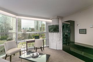 Photo 3: 804 1050 BURRARD Street in Vancouver: Downtown VW Condo for sale in "WALL CENTRE" (Vancouver West)  : MLS®# R2309129