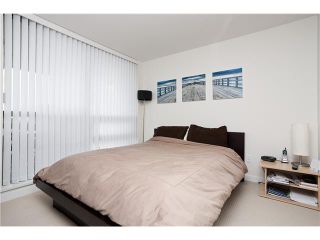 Photo 5: 1204 1 RENAISSANCE Square in New Westminster: Quay Condo for sale in "THE Q" : MLS®# V867998