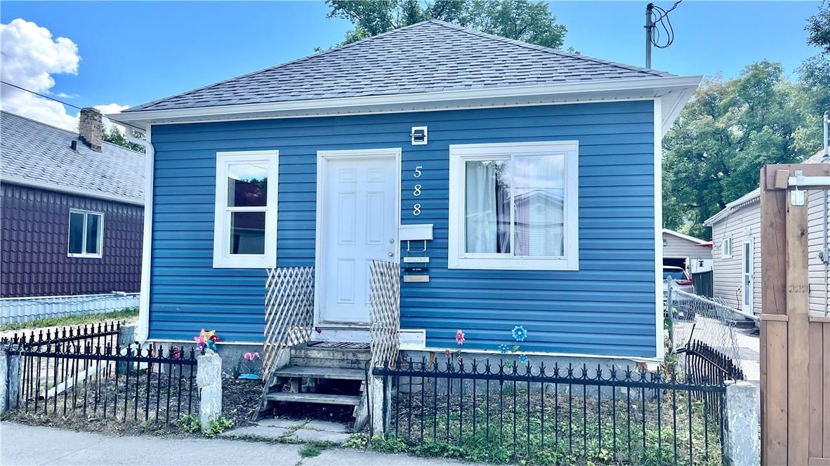 Main Photo: 588 Alfred Avenue in Winnipeg: House for sale : MLS®# 202321969