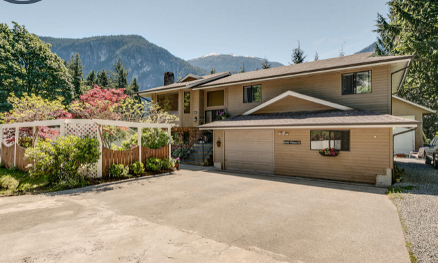 Main Photo: 40065 PLATEAU Drive in Squamish: Plateau House for sale : MLS®# R2172068