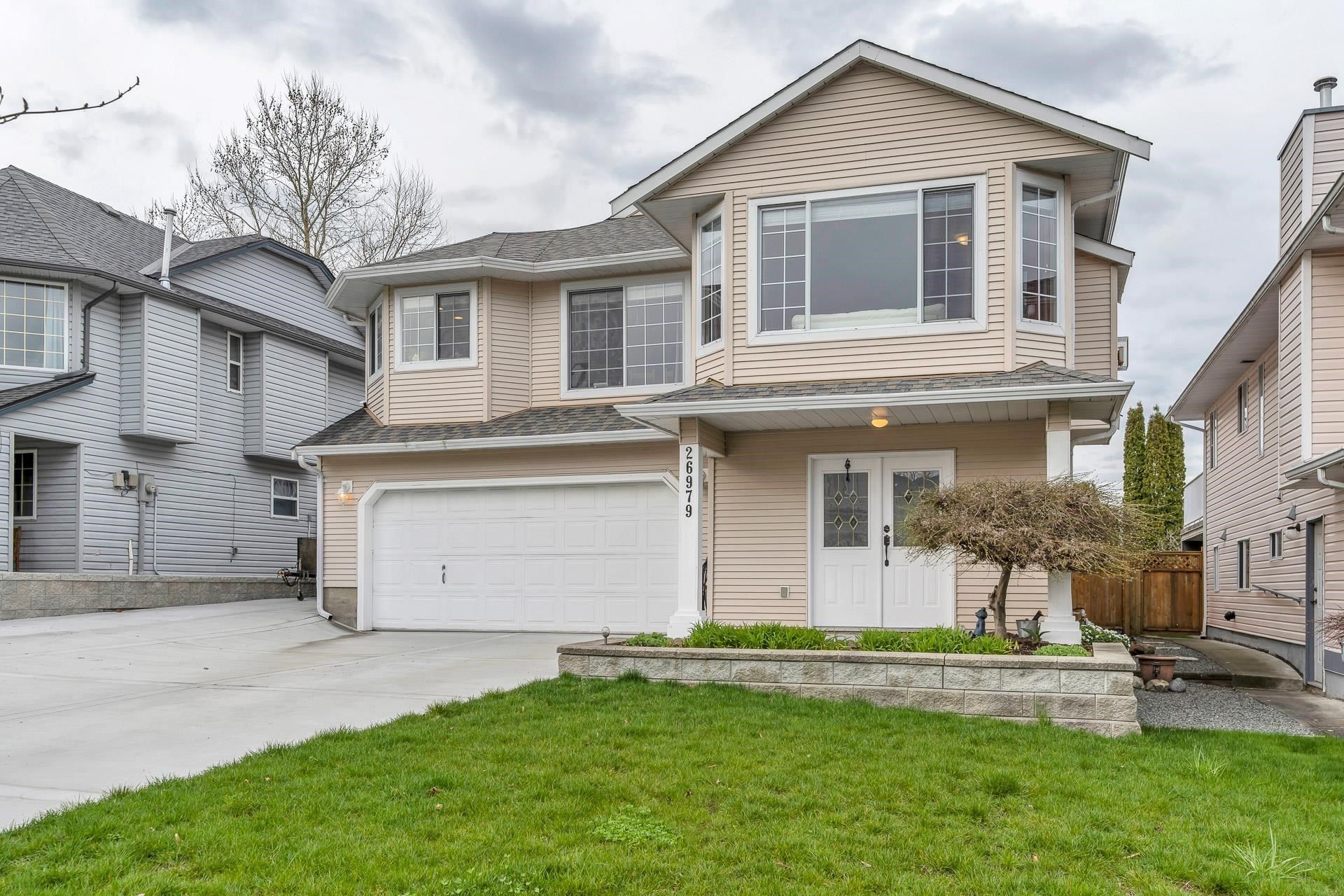 Main Photo: 26979 27 Avenue in Langley: Aldergrove Langley House for sale : MLS®# R2669998