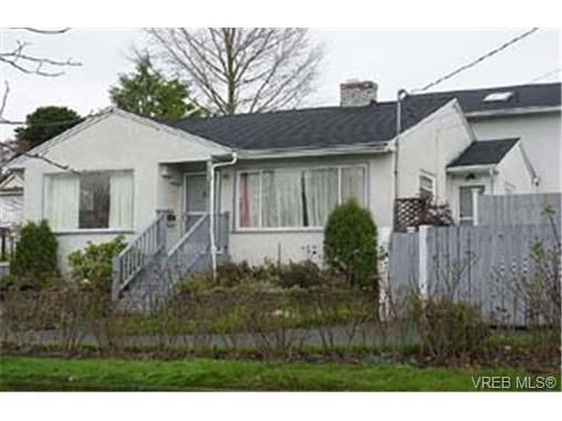 Main Photo: 1011 Russell St in VICTORIA: VW Victoria West Half Duplex for sale (Victoria West)  : MLS®# 273694
