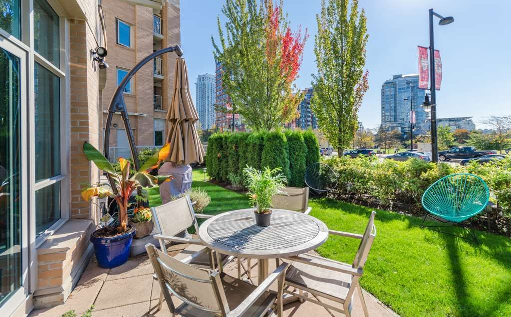 Main Photo: 103 388 DRAKE STREET in Vancouver: Yaletown Condo for sale (Vancouver West)  : MLS®# R2111849