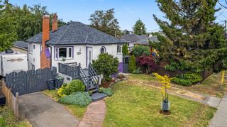 Photo 2: 1106 Lyall St in Esquimalt: Es Saxe Point House for sale : MLS®# 908183