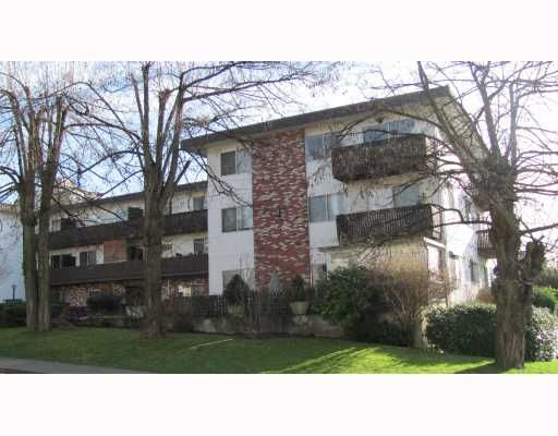 Main Photo: 209 910 5TH Avenue in New Westminster: Uptown NW Condo for sale in "GROSVENOR COURT" : MLS®# V805895