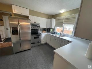 Photo 2: 17315 78 Avenue in Edmonton: Zone 20 House for sale : MLS®# E4296368