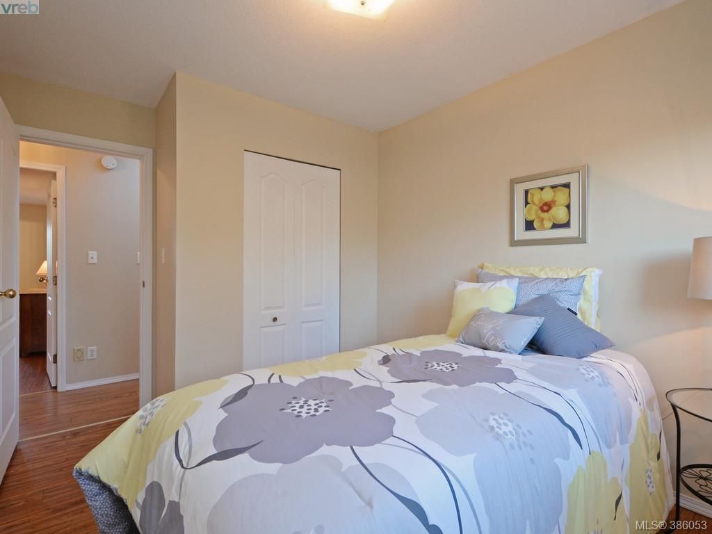 Photo 14: Photos: 11 Quincy St in VICTORIA: VR Hospital House for sale (View Royal)  : MLS®# 775790