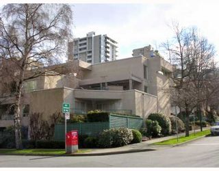 Photo 1: 407 1345 COMOX Street in Vancouver: West End VW Condo for sale in "TIFFANY COURT" (Vancouver West)  : MLS®# V755728