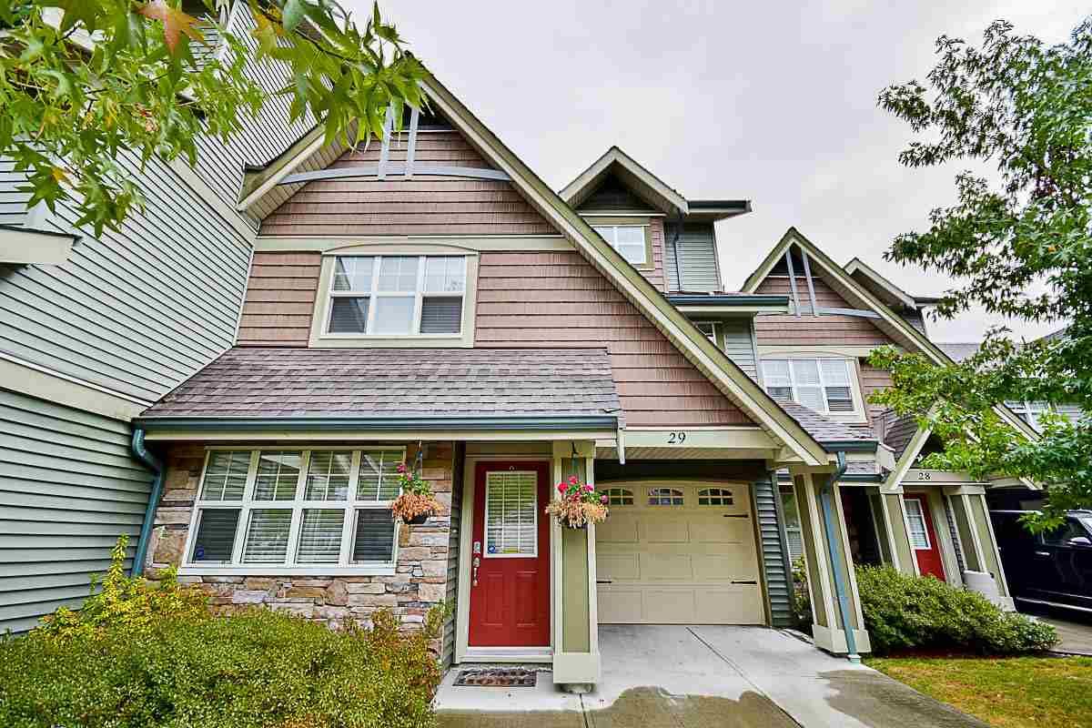 Main Photo: 29 22977 116 Avenue in Maple Ridge: East Central Townhouse for sale in "DUET" : MLS®# R2105164