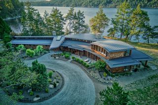 Photo 2: 3200 Clam Bay Rd in Pender Island: GI Pender Island House for sale (Gulf Islands)  : MLS®# 940748