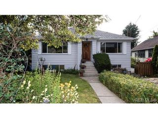 Photo 1: 2749 Asquith St in VICTORIA: Vi Oaklands House for sale (Victoria)  : MLS®# 730382