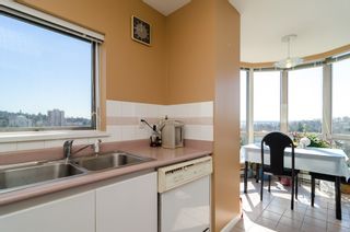 Photo 6: 1405 9623 MANCHESTER Drive in Burnaby: Cariboo Condo for sale in "STRATHMORE TOWERS" (Burnaby North)  : MLS®# V1053890