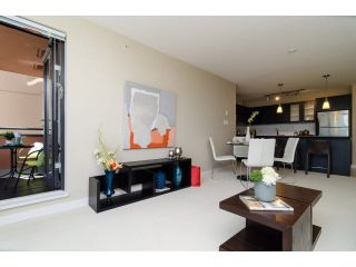 Photo 4: 504 7225 ACORN Avenue in Burnaby: Highgate Condo for sale in "AXIS" (Burnaby South)  : MLS®# V1071160