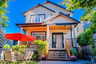 Photo 1: 629 E 13TH Avenue in Vancouver: Mount Pleasant VE 1/2 Duplex for sale (Vancouver East)  : MLS®# R2488207