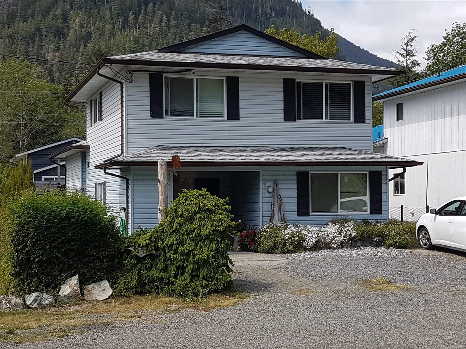 Main Photo: 404 Alpine View Dr in Tahsis: NI Tahsis/Zeballos House for sale (North Island)  : MLS®# 932886