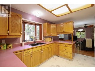 Photo 6: 3613 Forsyth Drive in Penticton: House for sale : MLS®# 10309126