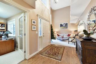 Photo 3: 40 Strathridge Gardens SW in Calgary: Strathcona Park Detached for sale : MLS®# A2018954