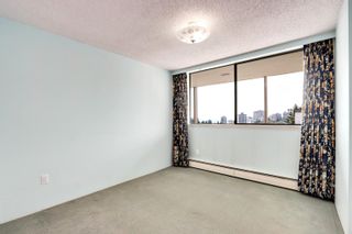 Photo 17: 802 1390 DUCHESS Avenue in West Vancouver: Ambleside Condo for sale in "Westview Terrace" : MLS®# R2785915