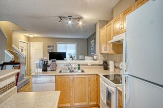 Photo 10: 268 Elgin Gardens SE in Calgary: McKenzie Towne Row/Townhouse for sale : MLS®# A1182611