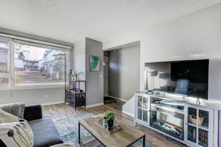Photo 3: 32 3620 51 Street SW in Calgary: Glenbrook Row/Townhouse for sale : MLS®# A1176510