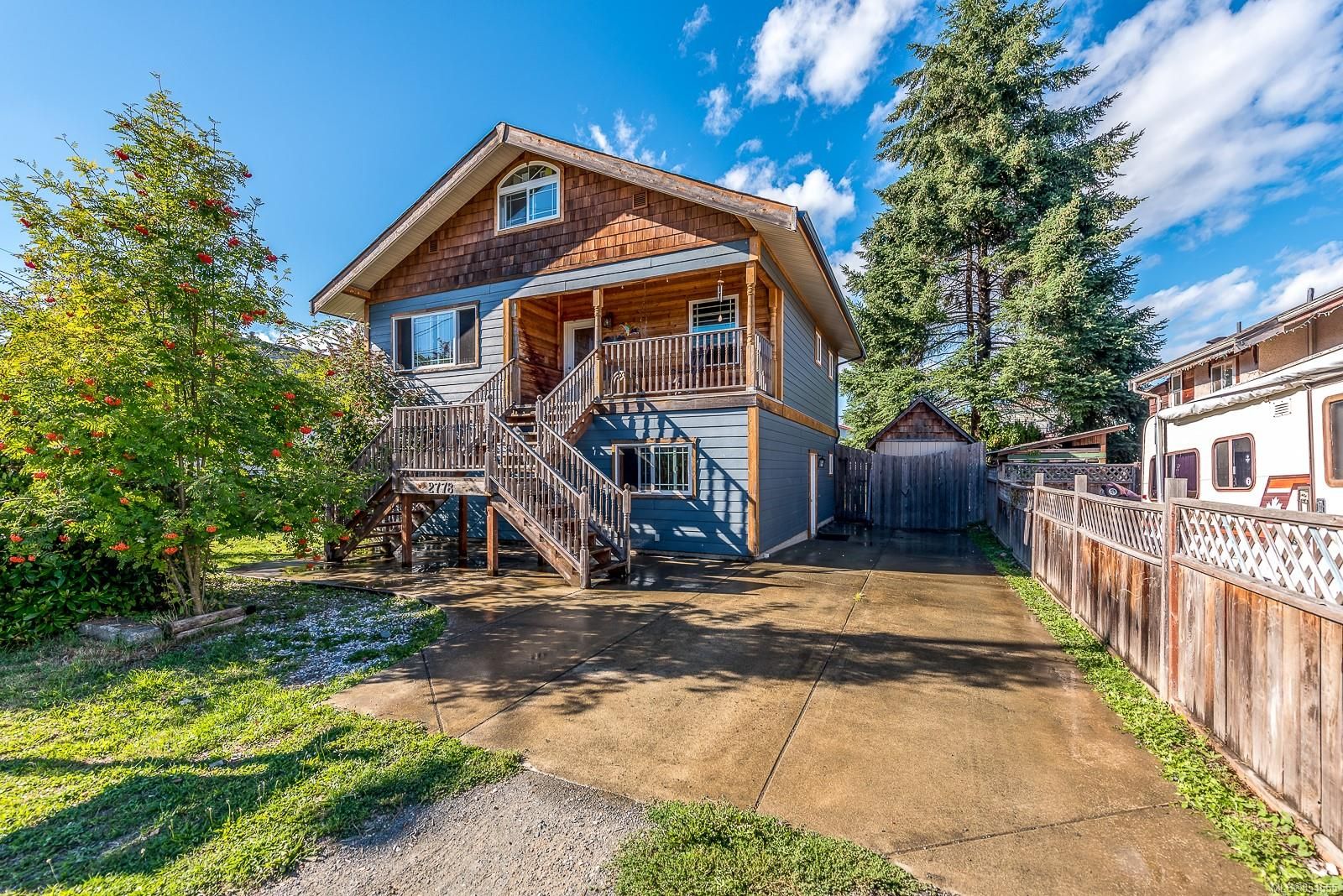 Main Photo: 2778 Derwent Ave in Cumberland: CV Cumberland House for sale (Comox Valley)  : MLS®# 854555