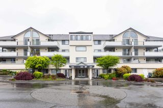 Main Photo: 112 19645 64 Avenue in Langley: Willoughby Heights Condo for sale : MLS®# R2877843