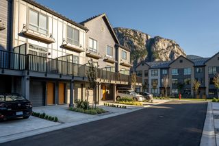 Photo 12: 38012 KEEL Way in Squamish: Valleycliffe Townhouse for sale in "Sea and Sky" : MLS®# R2725573