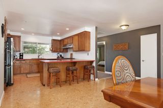 Photo 6: OCEANSIDE House for sale : 3 bedrooms : 1675 Avocado