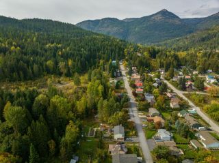 Photo 18: 1643 VICTORIA AVENUE in Rossland: House for sale : MLS®# 2473445