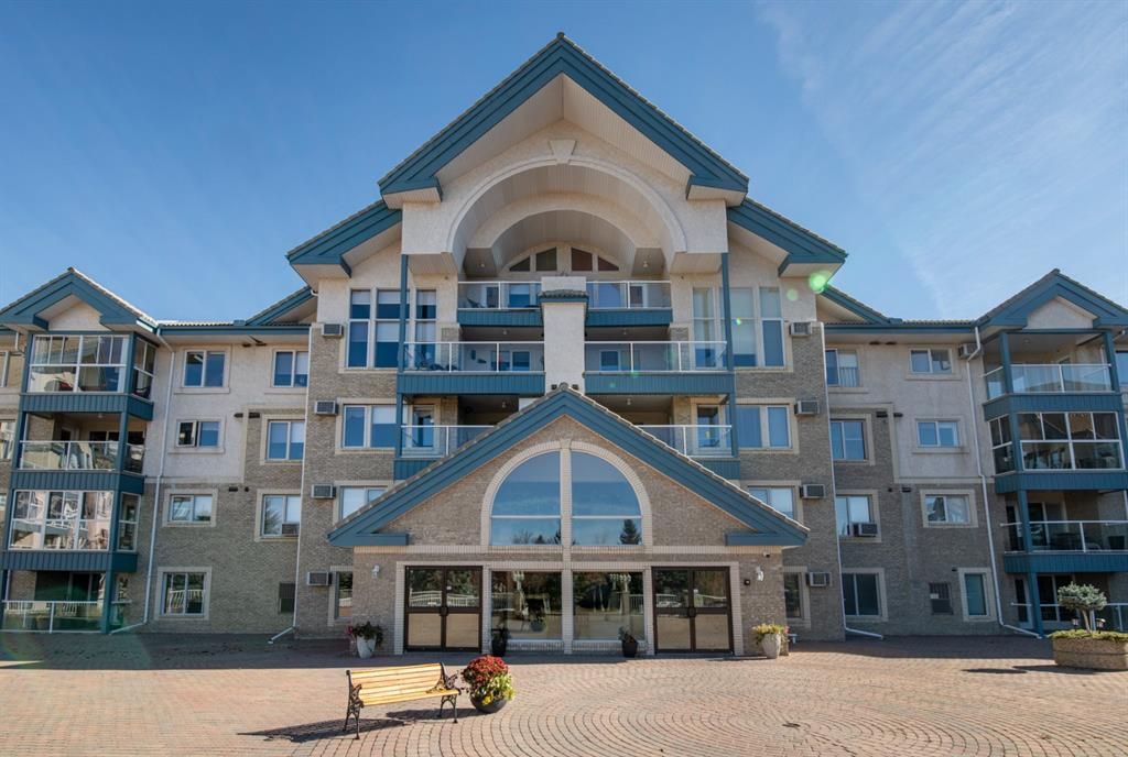 Main Photo: 404 7239 Sierra Morena Boulevard SW in Calgary: Signal Hill Apartment for sale : MLS®# A1153307