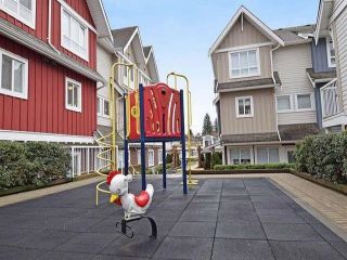 Photo 12: 518 1661 FRASER Avenue in Port Coquitlam: Glenwood PQ Townhouse for sale in "BRIMLEY MEWS" : MLS®# R2740251