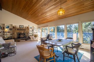 Photo 3: 1102 Stanley Point Rd in Pender Island: GI Pender Island House for sale (Gulf Islands)  : MLS®# 894959