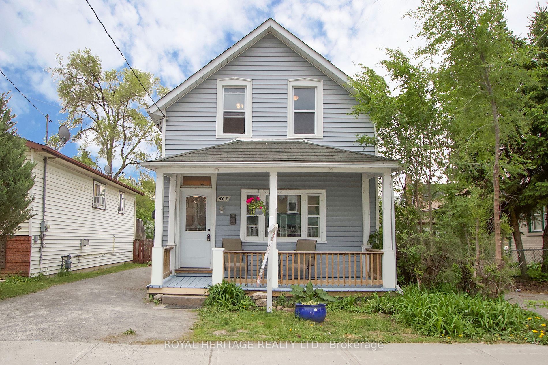 Main Photo: 505 Paterson Street in Peterborough: Downtown House (1 1/2 Storey) for sale : MLS®# X6013996